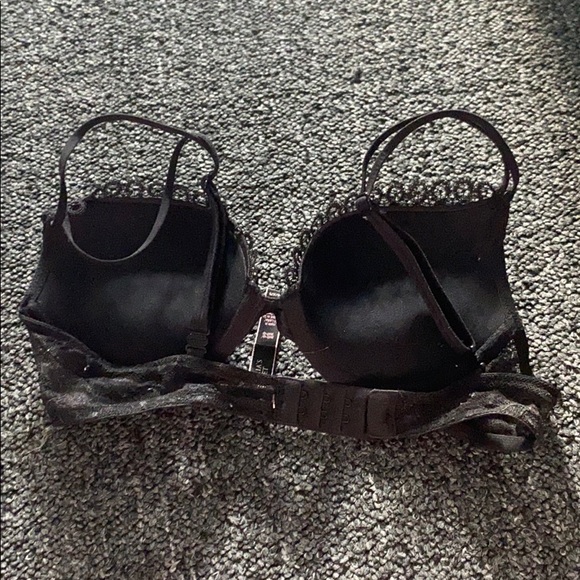Black Lace Victoria Secret Push-up - Picture 2 of 3